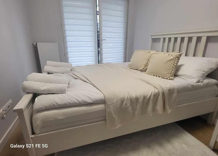 Blask Ksiezyca Apartament Garaz